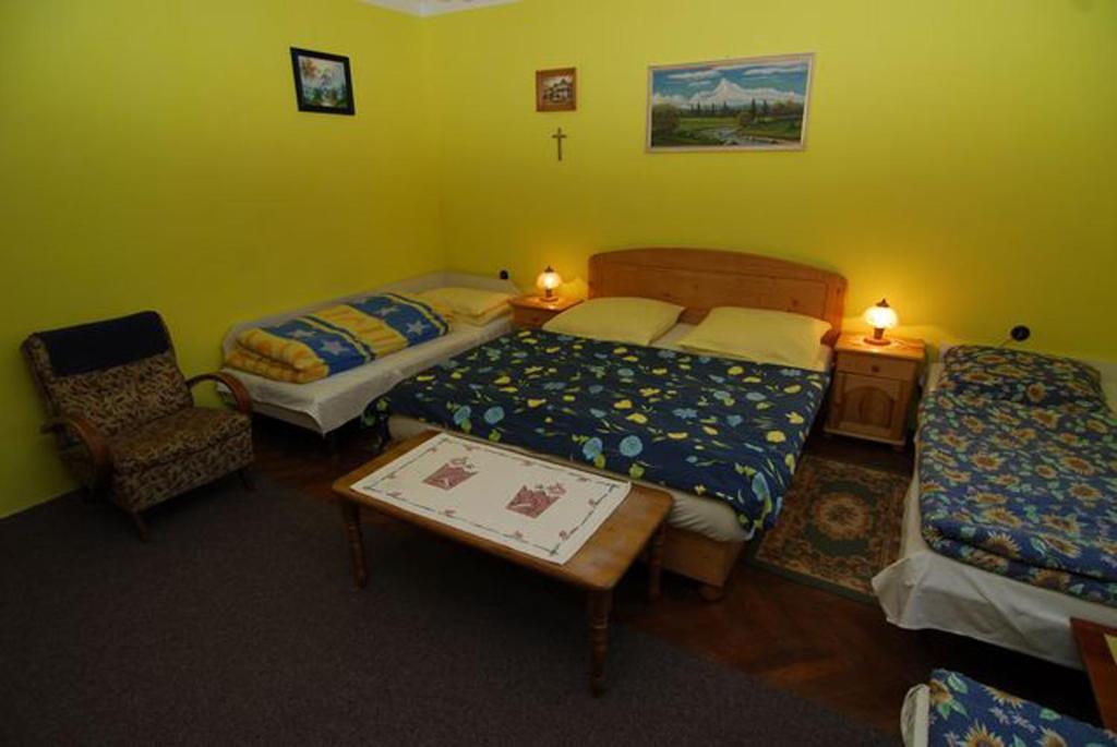 Privat Henry Bed and Breakfast Liptovský Mikuláš Δωμάτιο φωτογραφία